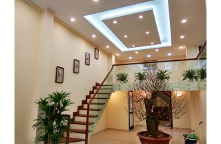 Cầu thang kính DDT